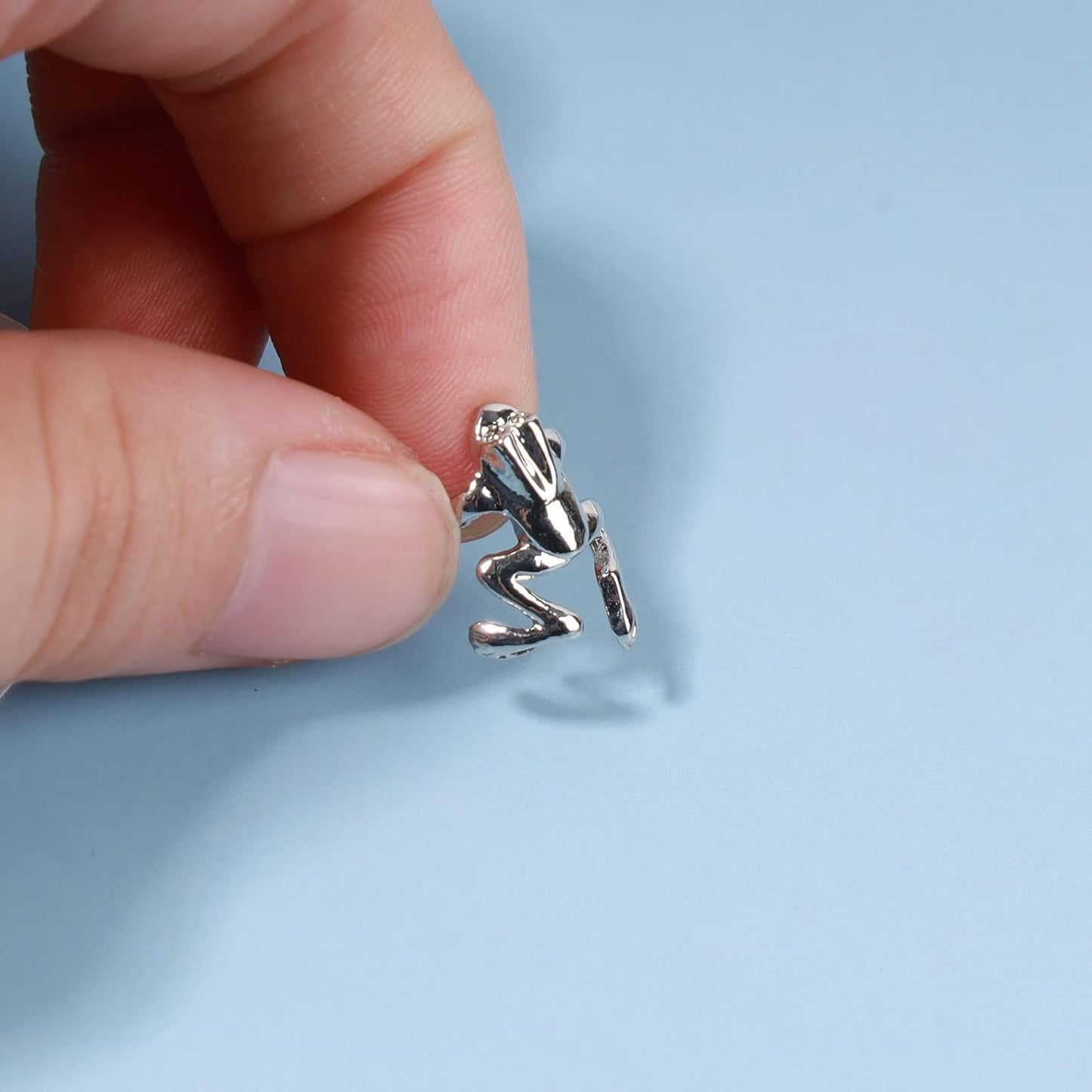 Vintage Frog Cuff Earrings Silver Frog Helix Wrap Earrings Fake Ear Cartilage Earrings Fun Animal Clip on Cuff Wrap Earrings Jewelry for Women and Girls Creative Gifts