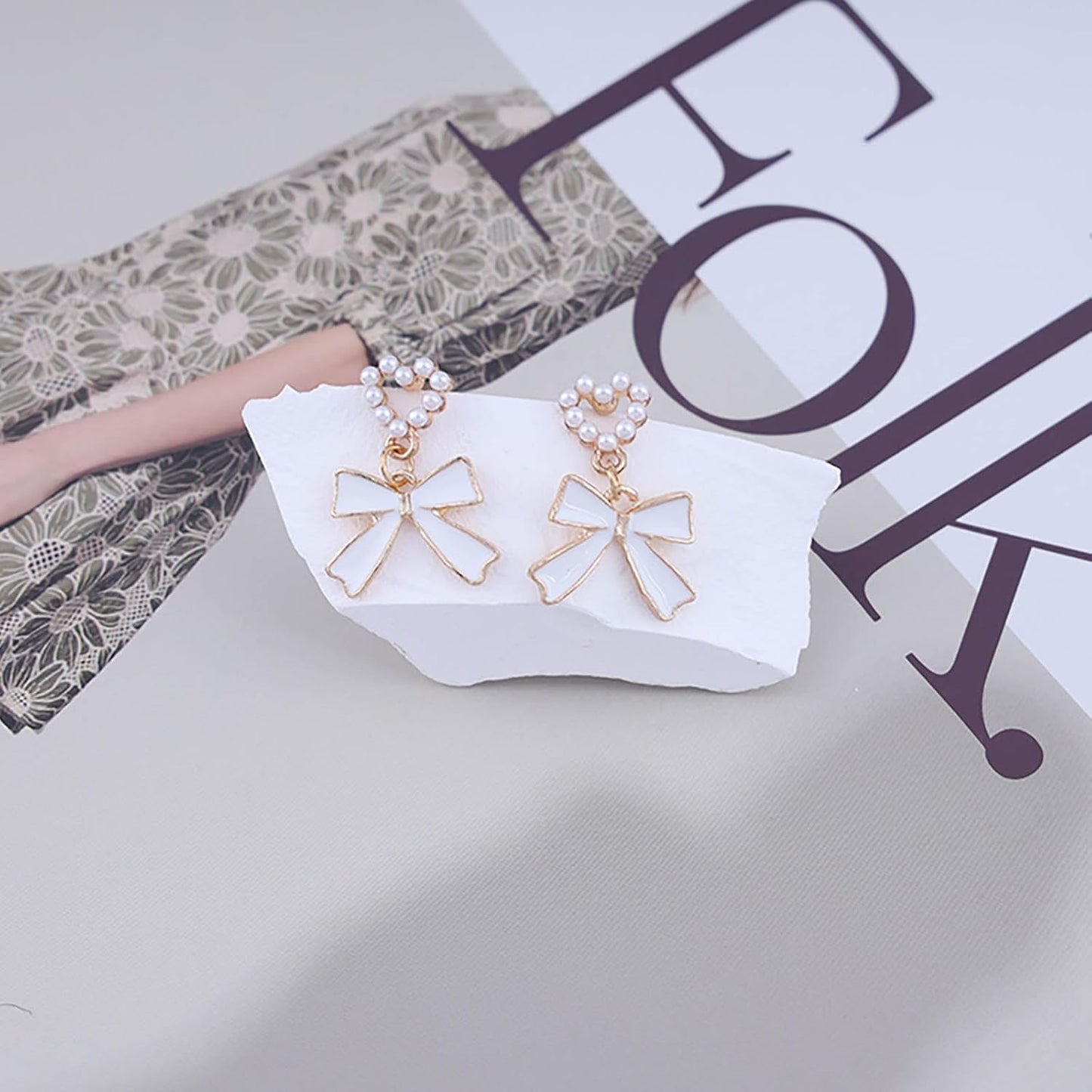 Vintage Pearl Bow Dangle Earrings Pearl Heart Earrings Gold Pearl Bow Stud Earrings Pearl Heart Bridal Earrings Jewelry for Women