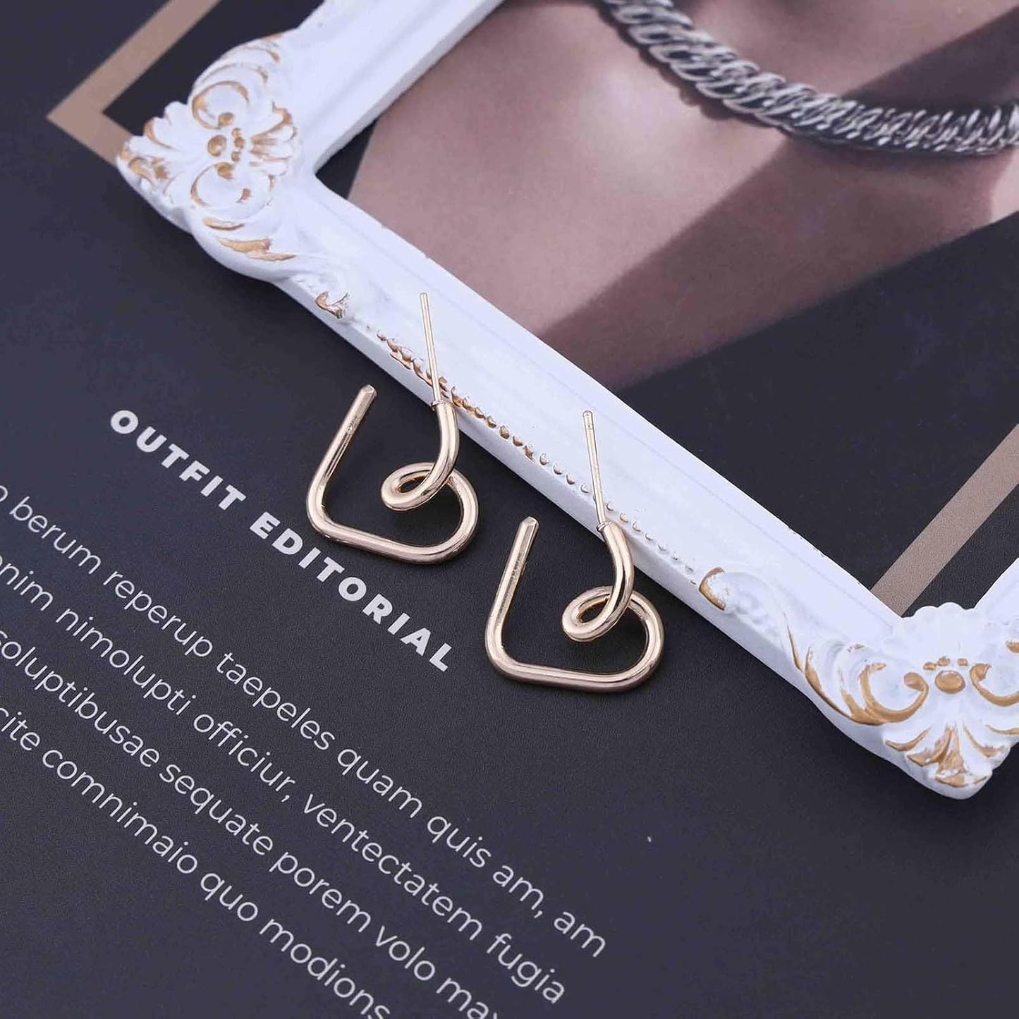 Vintage Heart Hoop Earrings Gold Heart Drop Earrings Hollow Love Heart Earrings Minimalist Heart Stud Earrings Jewelry for Women