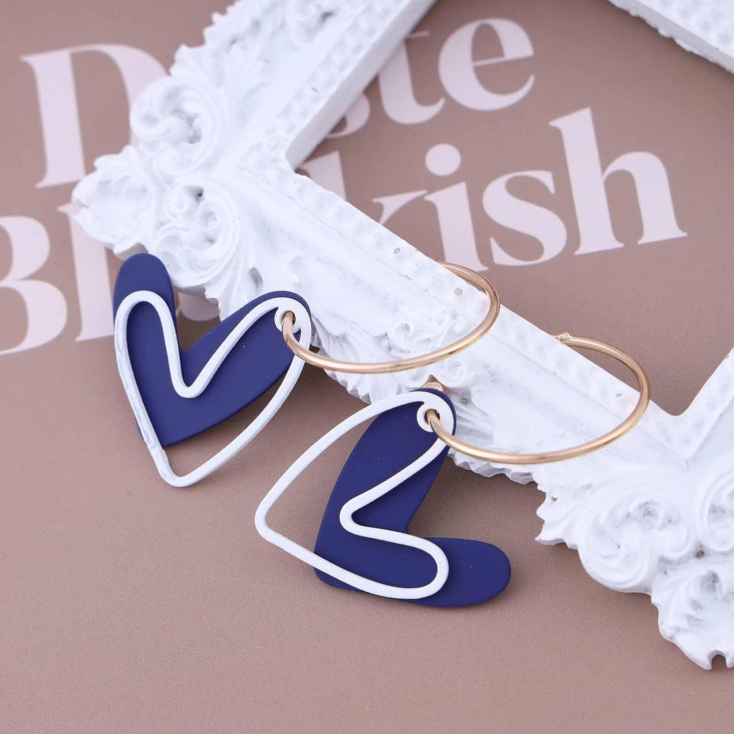 Vintage Blue Heart Earrings Enamel Heart Drop Earrings Acrylic Love Heart Earrings C Shape Hoop Earrings Gold Open Circle Earrings Jewelry for Women