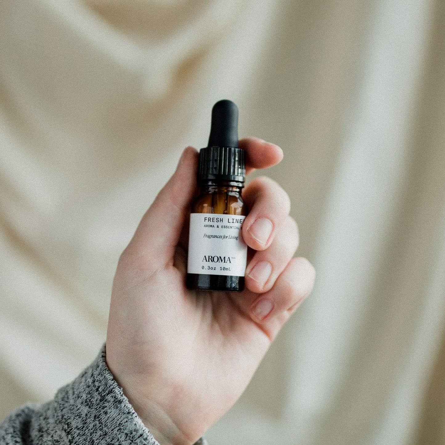 Aromatech Fresh Linen Aroma Essential Oil Blend: Hotel Inspired Aromatherapy with for Ultrasonic Diffusers & Nebulizers - 0.3 fl oz, 10 mL